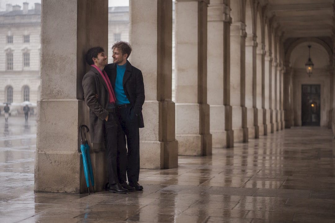 Couple posing beneath Somerset House colonnade